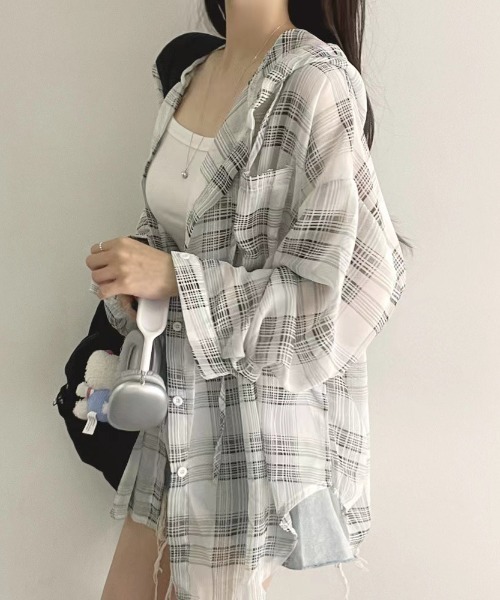 yuue' ( wear )(ユーイ)の「オーバーサイズチェック柄シアーシャツパーカー/冷房対策(パーカー・レディース・ブラック/ホワイト・FREE)」の14枚目の写真