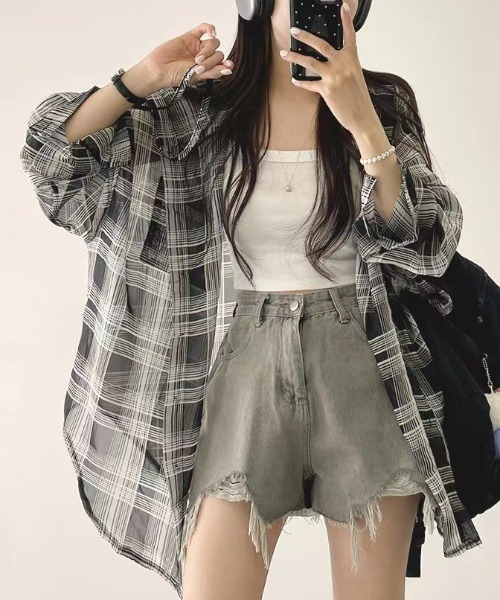 yuue' ( wear )(ユーイ)の「オーバーサイズチェック柄シアーシャツパーカー/冷房対策(パーカー・レディース・ブラック/ホワイト・FREE)」の4枚目の写真