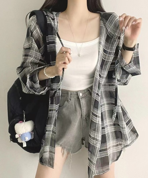 yuue' ( wear )(ユーイ)の「オーバーサイズチェック柄シアーシャツパーカー/冷房対策(パーカー・レディース・ブラック/ホワイト・FREE)」の3枚目の写真