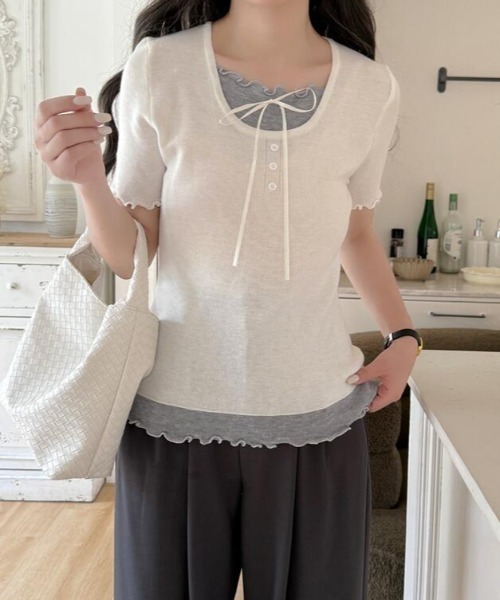 semplice(センプリチェ)の「フリル レイヤード リボン ニットトップス(Tシャツ/カットソー・レディース・ホワイト/ベージュ/パープル/ブルー/ブラック・F)」の1枚目の写真