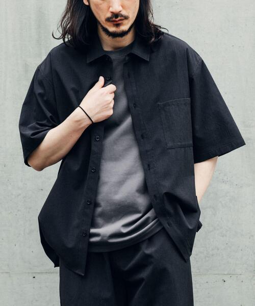 ITEMS URBANRESEARCH(アイテムズ アーバンリサーチ)の「『接触冷感/速乾/イージーケア』WINDY MESH ショートスリーブ シャツ(シャツ/ブラウス・メンズ・ネイビー/その他1/ブラック/チャコールグレー・MEDIUM/LARGE/X-LARGE)」の2枚目の写真