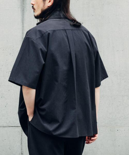 ITEMS URBANRESEARCH(アイテムズ アーバンリサーチ)の「『接触冷感/速乾/イージーケア』WINDY MESH ショートスリーブ シャツ(シャツ/ブラウス・メンズ・ネイビー/その他1/ブラック/チャコールグレー・MEDIUM/LARGE/X-LARGE)」の6枚目の写真