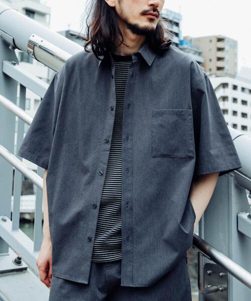 ITEMS URBANRESEARCH(アイテムズ アーバンリサーチ)の「『接触冷感/速乾/イージーケア』WINDY MESH ショートスリーブ シャツ(シャツ/ブラウス・メンズ・ネイビー/その他1/ブラック/チャコールグレー・MEDIUM/LARGE/X-LARGE)」の1枚目の写真