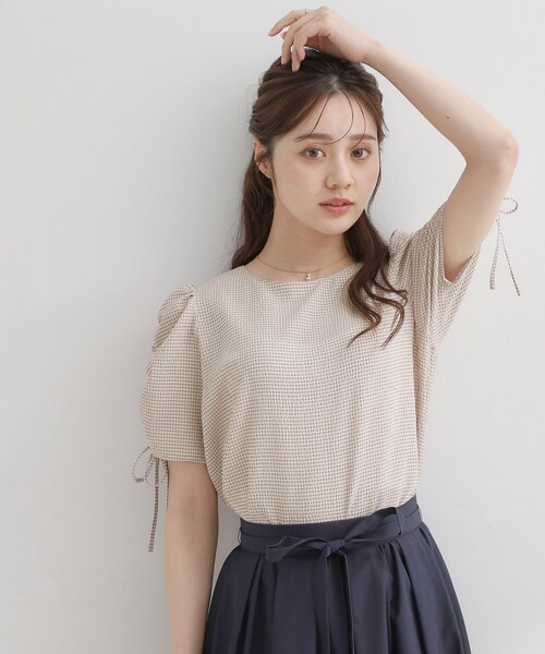 couture brooch(クチュールブローチ)の「【洗える】シャーリング チェックブラウス(シャツ/ブラウス・レディース・ライトイエロー系2/ブラック系1/キャメル・42/40/38/36)」の1枚目の写真