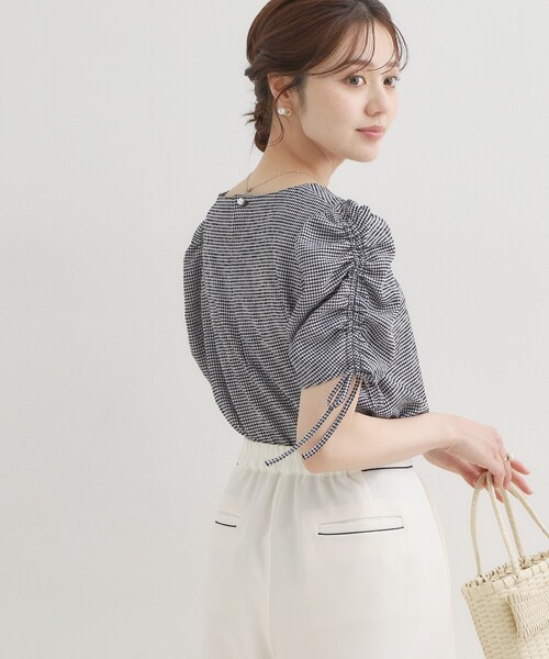 couture brooch(クチュールブローチ)の「【洗える】シャーリング チェックブラウス(シャツ/ブラウス・レディース・ライトイエロー系2/ブラック系1/キャメル・42/40/38/36)」の12枚目の写真