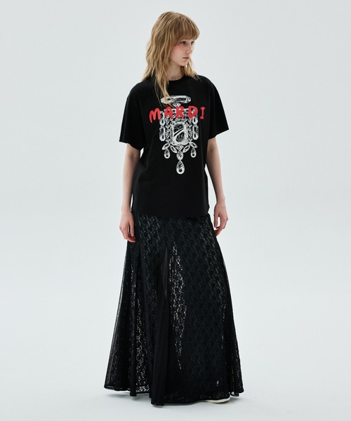 Mardi Mercredi（マルディメクルディ）の「TSHIRT BIJOU BRUSH LOGO MARDI / Tシャツ ビジュー ブラッシュ ロゴ マルディ（Tシャツ/カットソー・レディース・ブラック×レッド・FREE）」の5枚目の写真
