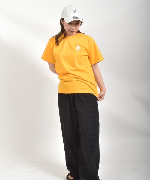 ムラサキスポーツ(ムラサキスポーツ)の「【ムラサキスポーツ限定】MURASAKI ムラサキ × VOLCOM ボルコム 半袖 コラボレーション Tシャツ BG05CU03(Tシャツ/カットソー・レディース・ホワイト/イエロー・M/L)」の13枚目の写真
