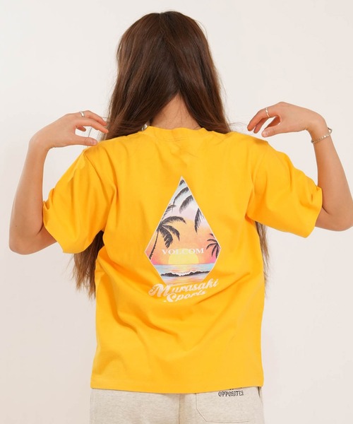 ムラサキスポーツ(ムラサキスポーツ)の「【ムラサキスポーツ限定】MURASAKI ムラサキ × VOLCOM ボルコム 半袖 コラボレーション Tシャツ BG05CU03(Tシャツ/カットソー・レディース・ホワイト/イエロー・M/L)」の18枚目の写真