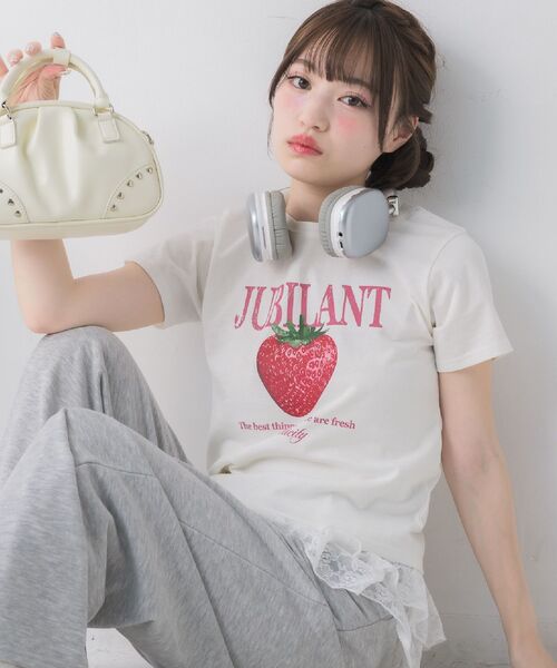 ems excite(エムズエキサイト)の「ストロベリープリントTシャツ(Tシャツ/カットソー・レディース・ホワイト/ピンク/ブラック・FREE)」の1枚目の写真