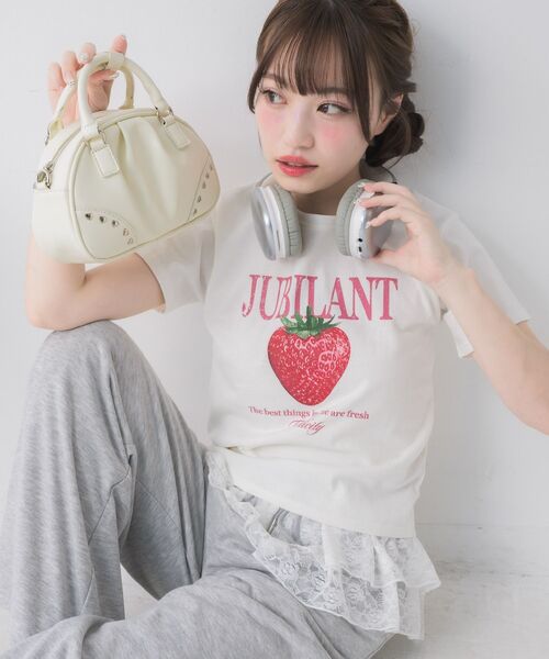 ems excite(エムズエキサイト)の「ストロベリープリントTシャツ(Tシャツ/カットソー・レディース・ホワイト/ピンク/ブラック・FREE)」の4枚目の写真