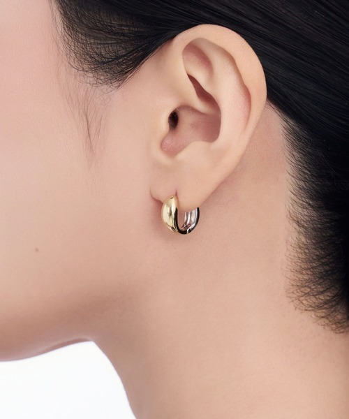 Lyvi(ライビィ)の「Melting Gloss Hoop Pierce-Contrast Edition / 金属アレルギー対応(ピアス(両耳用)・レディース・ゴールド系その他・FREE)」の7枚目の写真