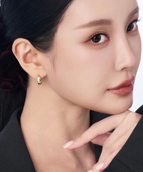 Lyvi(ライビィ)の「Melting Gloss Hoop Pierce-Contrast Edition / 金属アレルギー対応(ピアス(両耳用)・レディース・ゴールド系その他・FREE)」の8枚目の写真
