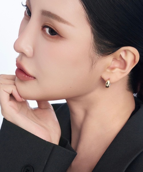 Lyvi(ライビィ)の「Melting Gloss Hoop Pierce-Contrast Edition / 金属アレルギー対応(ピアス(両耳用)・レディース・ゴールド系その他・FREE)」の9枚目の写真