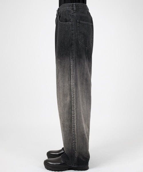 LAD MUSICIAN(ラッドミュージシャン)の「11.5oz GRADATION DENIM BAGGY PANTS(デニムパンツ・メンズ・ブラック系・42)」の3枚目の写真