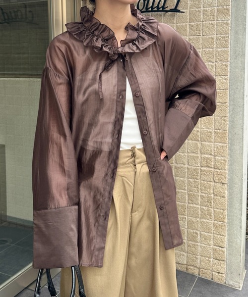MYMOOD.(マイムード)の「襟フリルロングスリーブシアーブラウス 冷房対策/日焼け予防シャツ(シャツ/ブラウス・レディース・オフホワイト/ブラウン/ブラック/ブルー・FREE)」の3枚目の写真