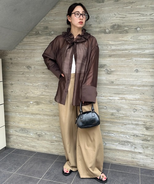 MYMOOD.(マイムード)の「襟フリルロングスリーブシアーブラウス 冷房対策/日焼け予防シャツ(シャツ/ブラウス・レディース・オフホワイト/ブラウン/ブラック/ブルー・FREE)」の7枚目の写真