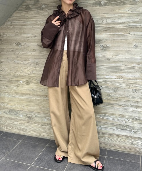 MYMOOD.(マイムード)の「襟フリルロングスリーブシアーブラウス 冷房対策/日焼け予防シャツ(シャツ/ブラウス・レディース・オフホワイト/ブラウン/ブラック/ブルー・FREE)」の6枚目の写真