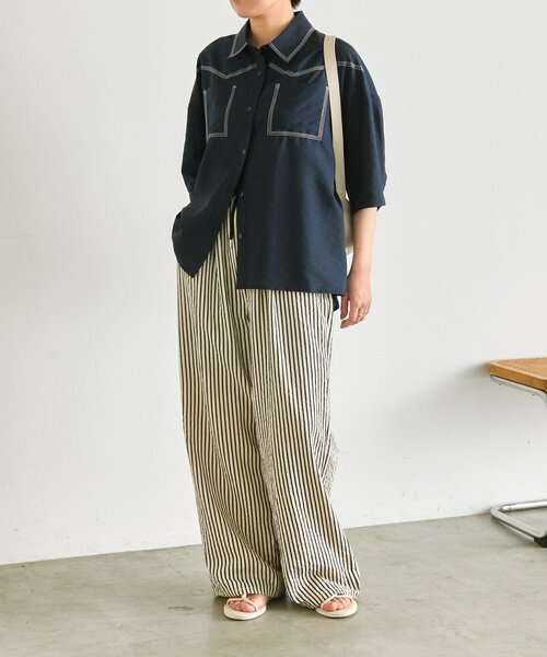 ear PAPILLONNER(イアパピヨネ)の「シアーデニムシャツ【SUM1 STYLE】(シャツ/ブラウス・レディース・ネイビー・FREE)」の7枚目の写真