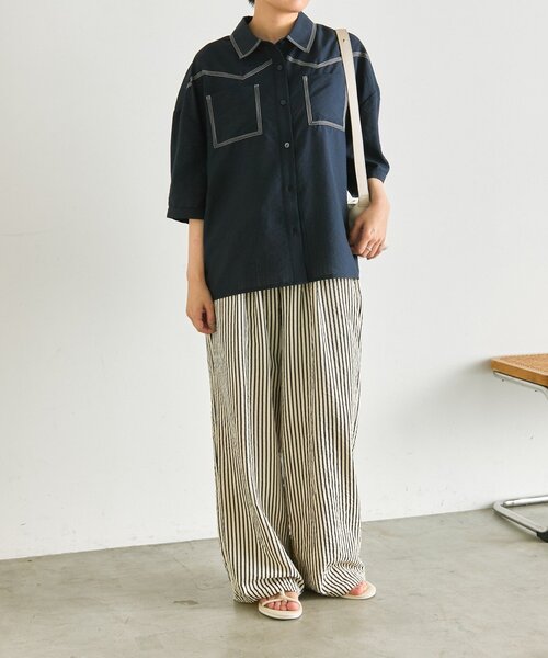 ear PAPILLONNER(イアパピヨネ)の「シアーデニムシャツ【SUM1 STYLE】(シャツ/ブラウス・レディース・ネイビー・FREE)」の8枚目の写真