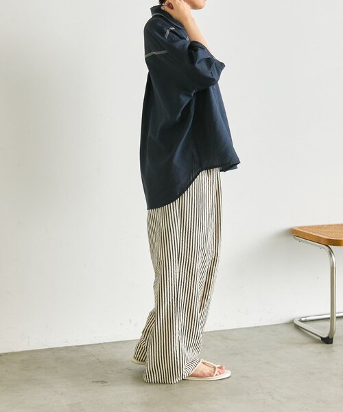 ear PAPILLONNER(イアパピヨネ)の「シアーデニムシャツ【SUM1 STYLE】(シャツ/ブラウス・レディース・ネイビー・FREE)」の10枚目の写真