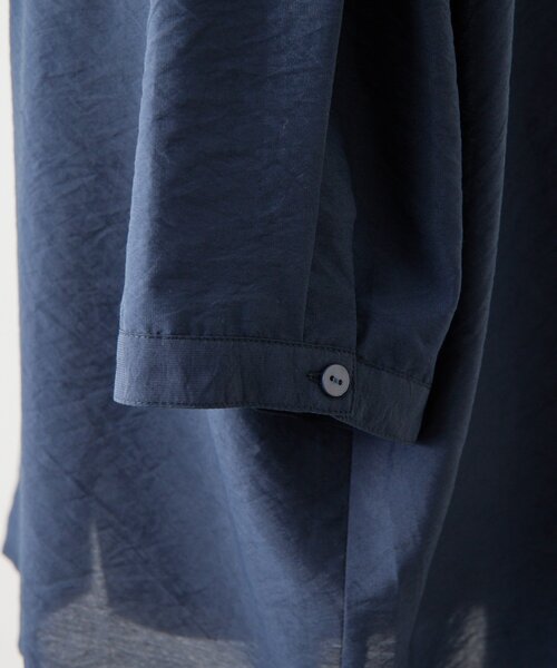 ear PAPILLONNER(イアパピヨネ)の「シアーデニムシャツ【SUM1 STYLE】(シャツ/ブラウス・レディース・ネイビー・FREE)」の17枚目の写真