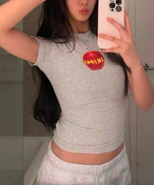 Achic(アシック)の「アップルモチーフコンパクト半袖Tシャツ(Tシャツ/カットソー・レディース・グレー/ブラック・M)」の10枚目の写真