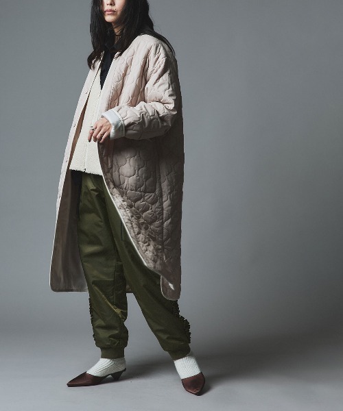 W:Huku(フーク)の「【W:Huku / ナイロンオックス】キルティング フリル パンツ / Nylon Oxford Quilted Frill Pants(その他パンツ・レディース・カーキ/ライトベージュ・FREE)」の14枚目の写真