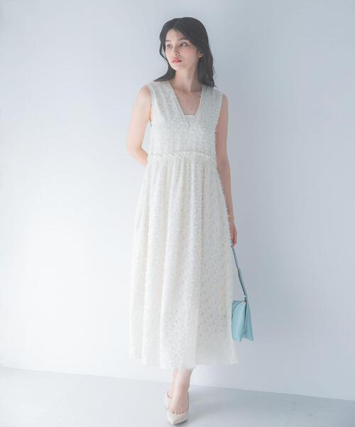 URBAN RESEARCH ROSSO WOMEN（アーバンリサーチ　ロッソ）の「カットジャガードVネックワンピース（ワンピース・レディース・ブラック/オフホワイト・FREE）」の2枚目の写真