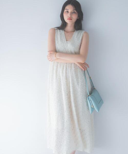URBAN RESEARCH ROSSO WOMEN（アーバンリサーチ　ロッソ）の「カットジャガードVネックワンピース（ワンピース・レディース・ブラック/オフホワイト・FREE）」の12枚目の写真