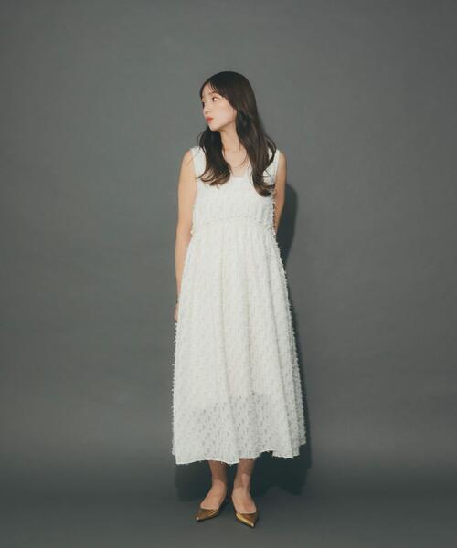 URBAN RESEARCH ROSSO WOMEN（アーバンリサーチ　ロッソ）の「カットジャガードVネックワンピース（ワンピース・レディース・ブラック/オフホワイト・FREE）」の17枚目の写真