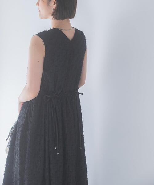 URBAN RESEARCH ROSSO WOMEN（アーバンリサーチ　ロッソ）の「カットジャガードVネックワンピース（ワンピース・レディース・ブラック/オフホワイト・FREE）」の20枚目の写真