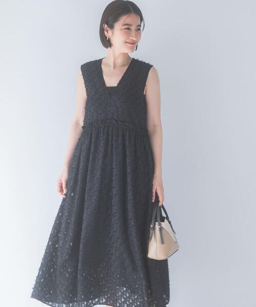 URBAN RESEARCH ROSSO WOMEN（アーバンリサーチ　ロッソ）の「カットジャガードVネックワンピース（ワンピース・レディース・ブラック/オフホワイト・FREE）」の21枚目の写真