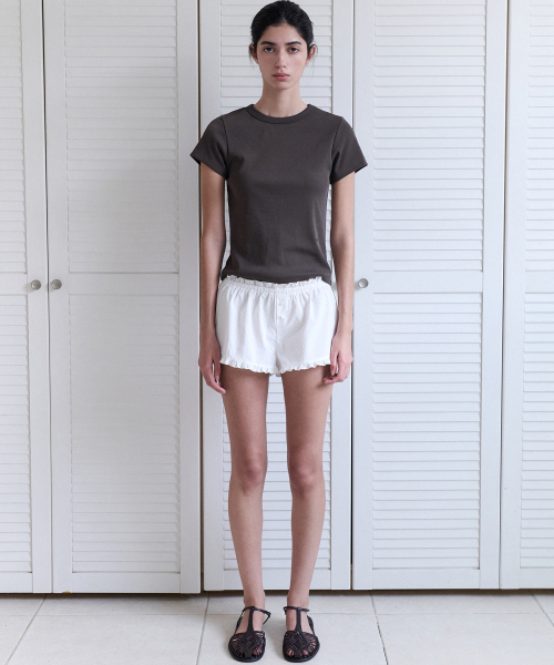 ANDNEEDS（アンドニーズ）の「Ella frill half pants (white)（その他パンツ・レディース・その他・FREE）」の2枚目の写真