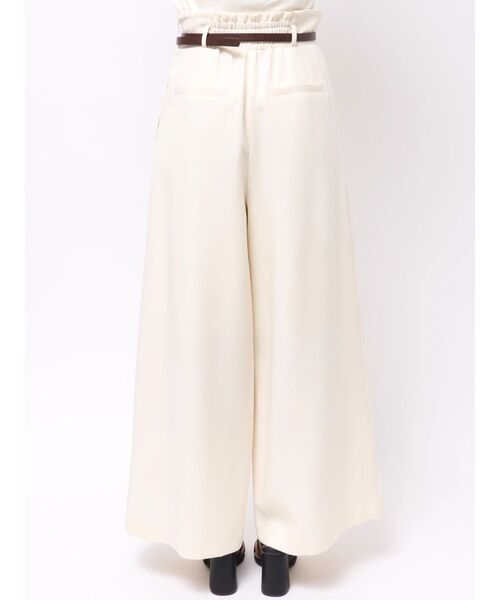 MERCURYDUO(マーキュリーデュオ)の「ベルト付タックフレアパンツ(その他パンツ・レディース・アイボリー/ブラック・MEDIUM/SMALL)」の11枚目の写真