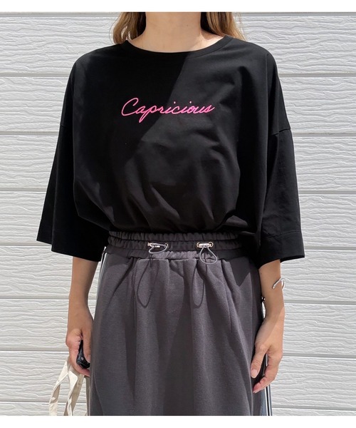 Q(キュー)の「シルケット天竺プルオーバー(Tシャツ/カットソー・レディース・オフホワイト/ブラック/グレイッシュベージュ・MEDIUM)」の9枚目の写真