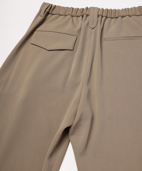 CULLNI(クルニ)の「Dry Stretch Twill Wide Curve Pants(スラックス・メンズ・ブラック/ピンクベージュ/ネイビー/アッシュブラウン・2/1/0)」の17枚目の写真