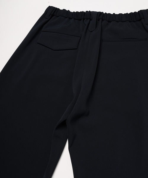 CULLNI(クルニ)の「Dry Stretch Twill Wide Curve Pants(スラックス・メンズ・ブラック/ピンクベージュ/ネイビー/アッシュブラウン・2/1/0)」の21枚目の写真