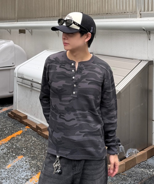 ADAMASTE(アダマスト)の「Camo Thermal Henry Neck L/S Tee - 迷彩サーマルヘンリーネックロングスリーブT(Tシャツ/カットソー・メンズ・ブラウン/ブラック/グリーン系その他2/グリーン系その他・SMALL/MEDIUM/LARGE)」の17枚目の写真