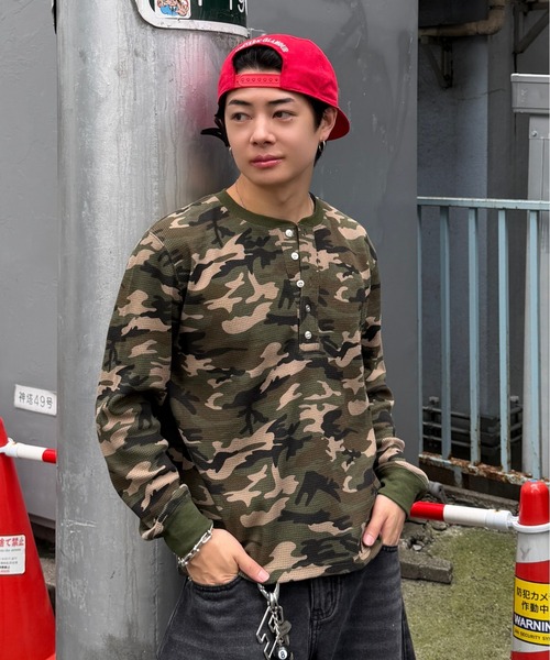 ADAMASTE(アダマスト)の「Camo Thermal Henry Neck L/S Tee - 迷彩サーマルヘンリーネックロングスリーブT(Tシャツ/カットソー・メンズ・ブラウン/ブラック/グリーン系その他2/グリーン系その他・SMALL/MEDIUM/LARGE)」の5枚目の写真