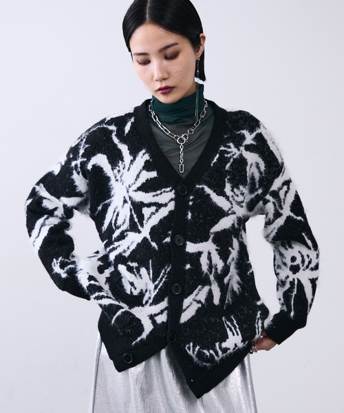 MONOe(モノエ)の「モノクロ柄シャギーVネックカーディガン(カーディガン/ボレロ・レディース・ダークグレー・FREE)」の6枚目の写真