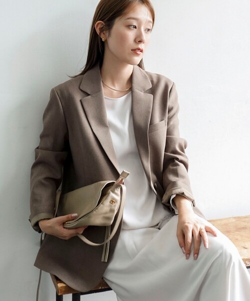 NOLLEY’S(ノーリーズ)の「【PR阿部☆別注】《抗ピリング/ストレッチ》ウォッシャブルダブルクロスオーバージャケット(テーラードジャケット・レディース・ベージュ/チャコールグレー・38)」の1枚目の写真