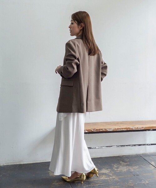NOLLEY’S(ノーリーズ)の「【PR阿部☆別注】《抗ピリング/ストレッチ》ウォッシャブルダブルクロスオーバージャケット(テーラードジャケット・レディース・ベージュ/チャコールグレー・38)」の6枚目の写真
