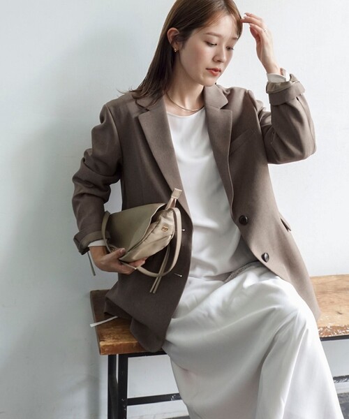 NOLLEY’S(ノーリーズ)の「【PR阿部☆別注】《抗ピリング/ストレッチ》ウォッシャブルダブルクロスオーバージャケット(テーラードジャケット・レディース・ベージュ/チャコールグレー・38)」の7枚目の写真