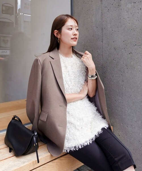 NOLLEY’S(ノーリーズ)の「【PR阿部☆別注】《抗ピリング/ストレッチ》ウォッシャブルダブルクロスオーバージャケット(テーラードジャケット・レディース・ベージュ/チャコールグレー・38)」の11枚目の写真