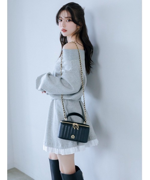 SNIDEL(スナイデル)の「オフショルスウェットミニセットアップ(ワンピース・レディース・グレー/ネイビー/アイボリー・F)」の4枚目の写真