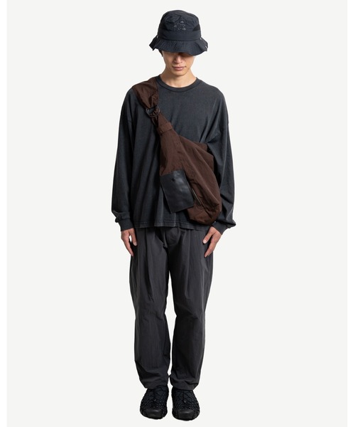 yorozu(ヨロズ)の「yorozu TA-TEX TASUKI SHOULDER (111YZ334)(ショルダーバッグ・メンズ・ブラック/ブラウン・FREE)」の2枚目の写真