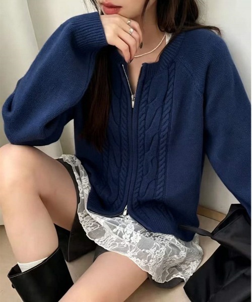 &soiree(アンドソワレ)の「Wジップケーブル編みニットトップス(ニット/セーター・レディース・パープル/ネイビー/オリーブ/オフホワイト/レッド/グレー/オレンジ/ブルー/ブラック・FREE)」の6枚目の写真