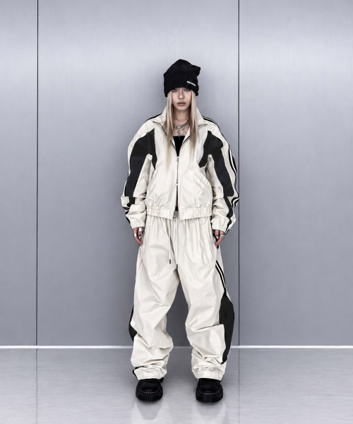 ROARINGRAD(ロアリングラド)の「W.26 クロップドトラックジャケット サンド(ナイロンジャケット・レディース・その他・MEDIUM/LARGE)」の5枚目の写真