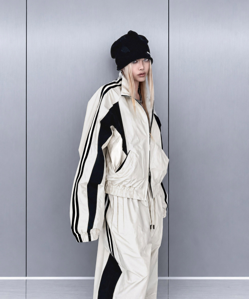 ROARINGRAD(ロアリングラド)の「W.26 クロップドトラックジャケット サンド(ナイロンジャケット・レディース・その他・MEDIUM/LARGE)」の7枚目の写真
