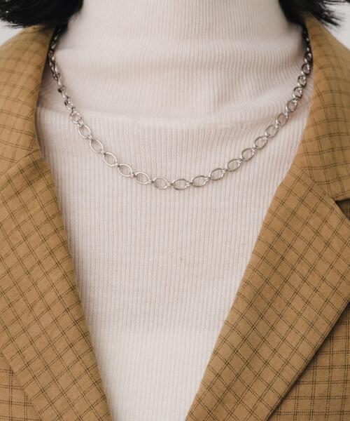 SMELLY（スメリー）の「オーバルツインリングチェーンネックレス（ネックレス・レディース・シルバー・-）」の2枚目の写真